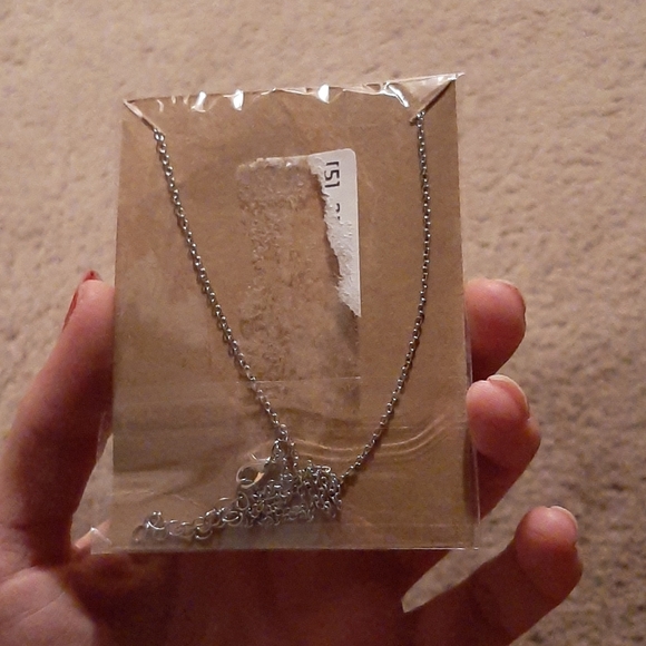 FREE WITH BUNDLE - Picture 3 of 3